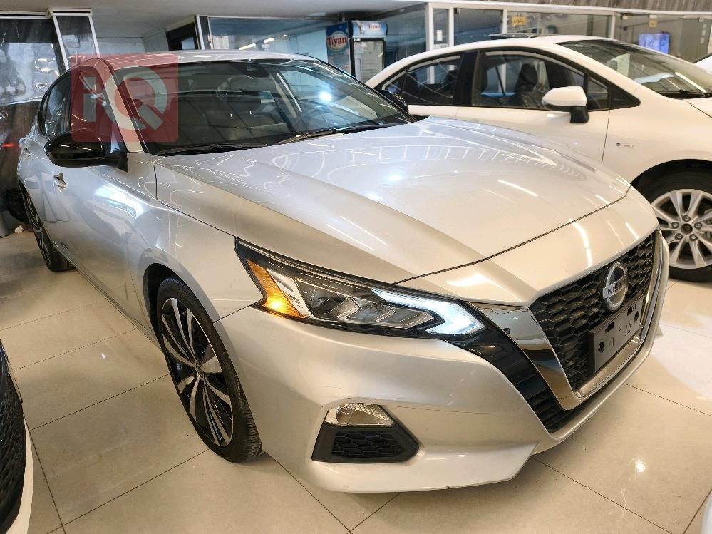 نيسان ألتيما